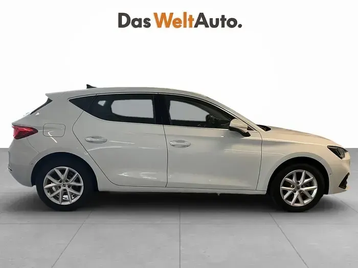 Usado Seat Leon Style 116 CV (85 kW) 2025 Blanco Berlina
