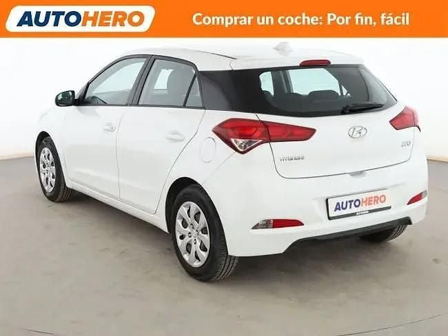 Usado Hyundai i20 85 HP (62 kW) 2017 Branco Sedan