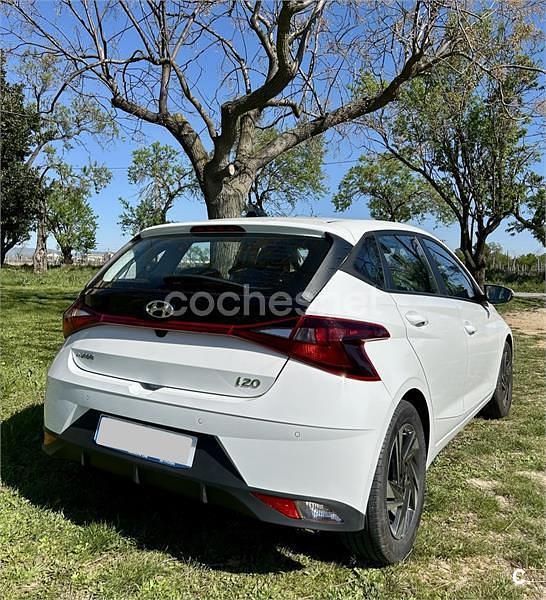 Usado Hyundai i20 84 CV (61 kW) 2022 Blanco Utilitario
