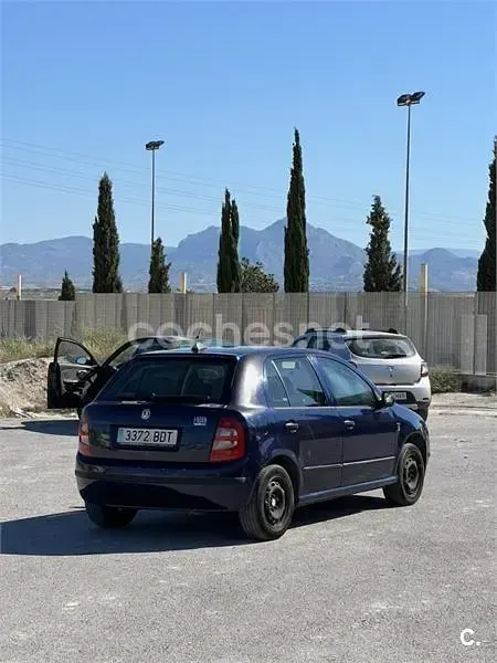 Usado Skoda Fabia Comfort 68 CV (50 kW) 2000 Azul Berlina