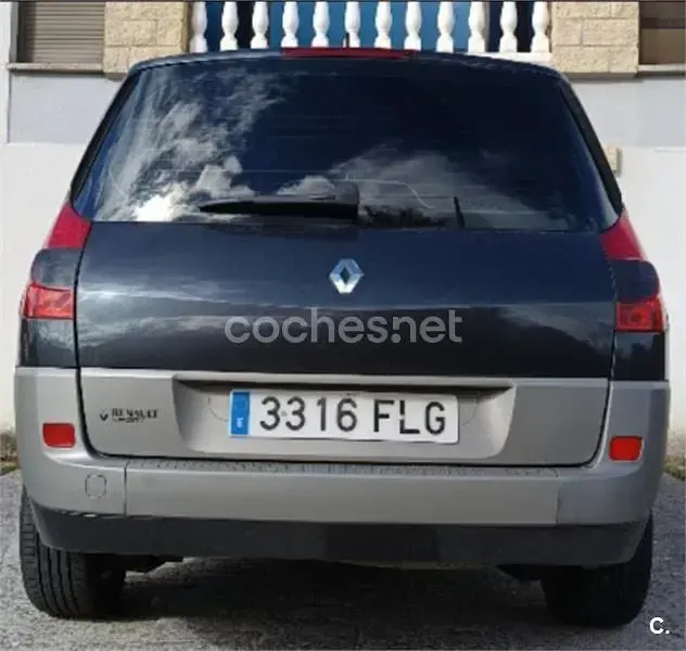 Usado Renault Grand Scénic II Dynamique 150 CV (110 kW) 2007 Negro Monovolumen