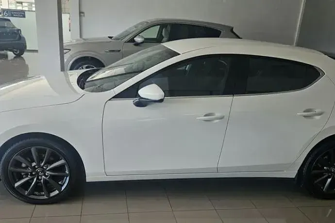 Nuevo Mazda 3 Center-Line 140 CV (102 kW) 2025