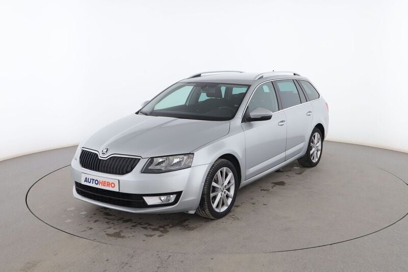 Plata Usado 2013 Skoda Octavia Elegance Familiar | 11.499 € (Precio justo) - Imagen 1/4