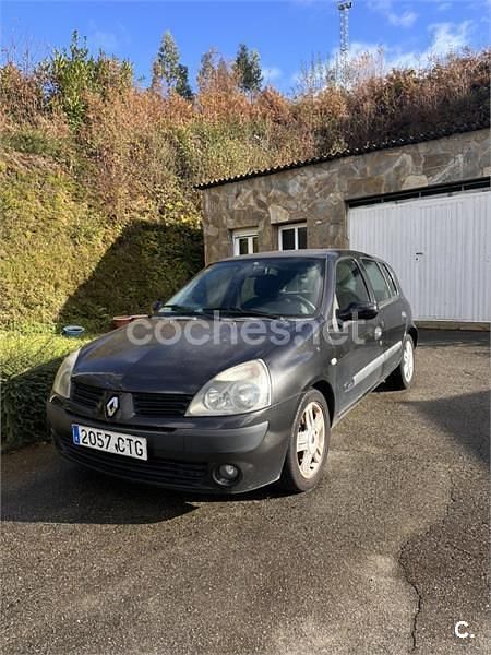 Usado Renault Clio II 80 CV (58 kW) 2004 Negro Berlina