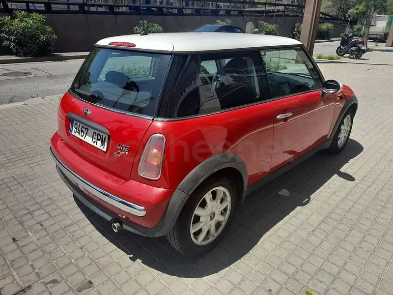 Usado Mini ONE 90 CV (66 kW) 2003 Rojo Utilitario