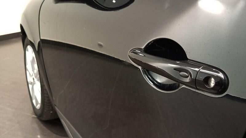 Begagnad Renault Clio IV Zen 90 HK (66 kW) 2017 Svart Sedan