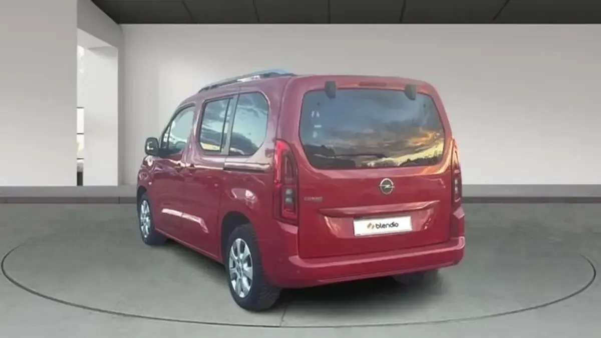 Usado Opel Combo Life Selective 110 CV (80 kW) 2019 Rojo Monovolumen
