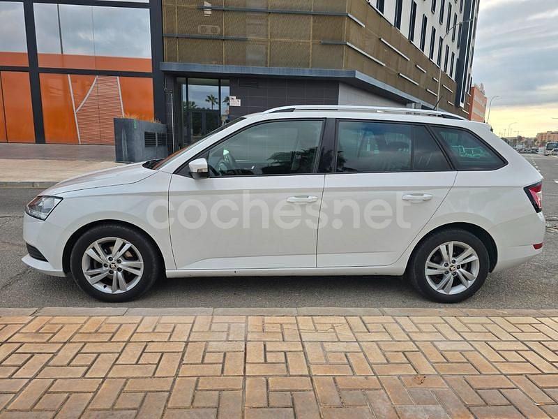 Usado Skoda Fabia Style 95 CV (69 kW) 2021 Blanco Familiar
