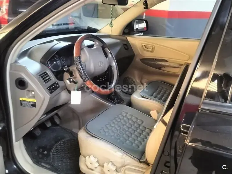 Usado Hyundai Tucson Comfort 140 CV (102 kW) 2006 Negro SUV