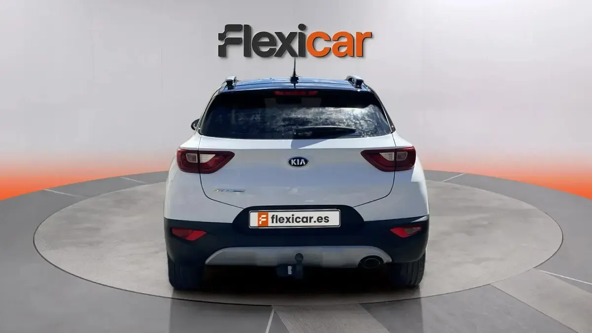 Usado Kia Stonic 101 CV (74 kW) 2018 Blanco SUV