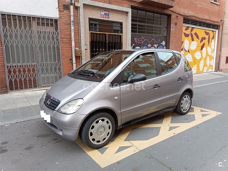 Usado Mercedes A160 Classic 102 CV (75 kW) 1998 Gris / plata Monovolumen