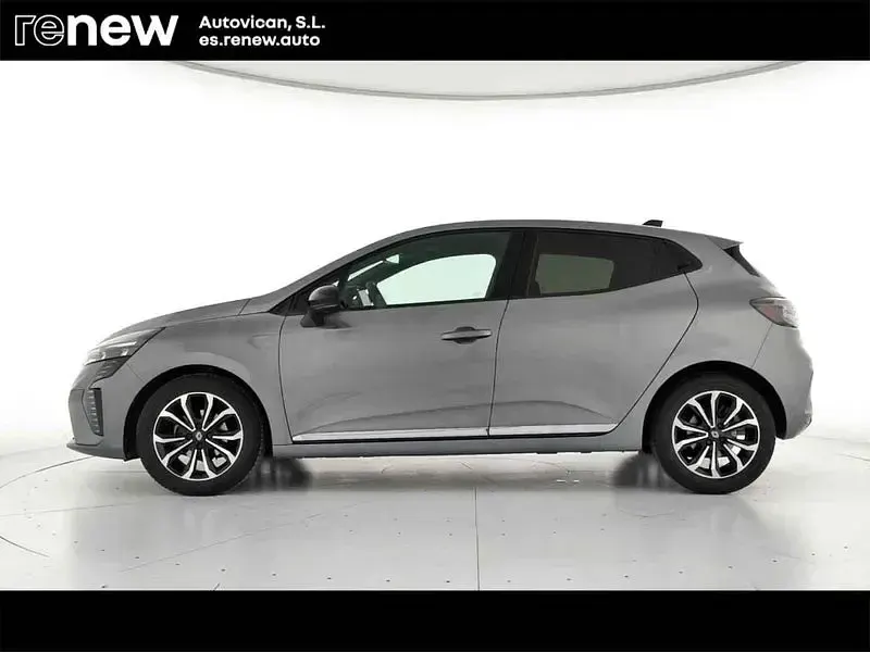 Usado Renault Clio V Techno 100 CV (73 kW) 2025 Gris / plata Berlina