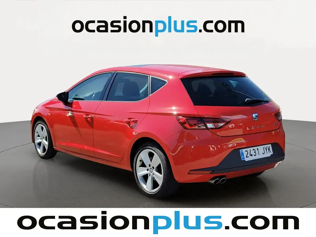Usado Seat Leon FR 150 CV (110 kW) 2017 Rojo Utilitario