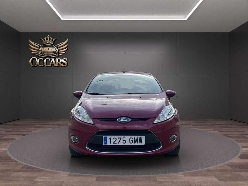 Usado Ford Fiesta Titanium 120 CV (88 kW) 2009 Burdeos Utilitario