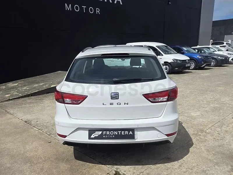 Usado Seat Leon Reference 115 CV (84 kW) 2019 Blanco Familiar