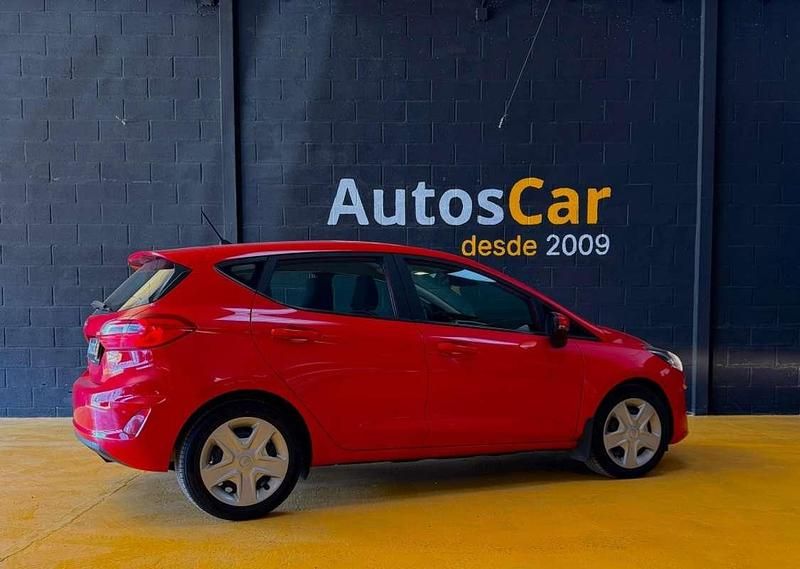 Usado Ford Fiesta Active 101 CV (74 kW) 2018 Rojo Utilitario