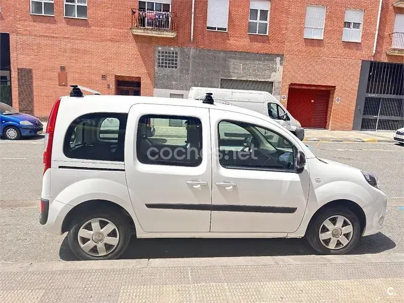 Usado Renault Kangoo 90 CV (66 kW) 2017 Blanco Monovolumen