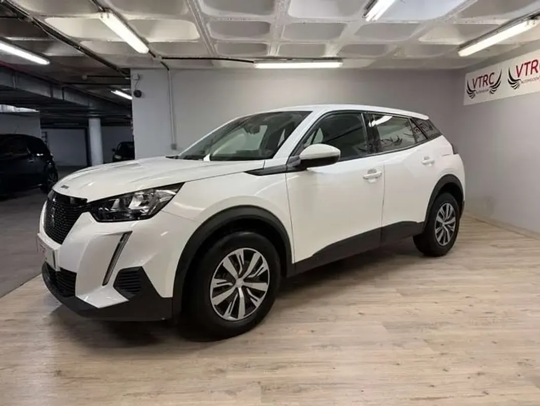 Usado Peugeot 2008 Active 111 CV (81 kW) 2021 Blanco SUV