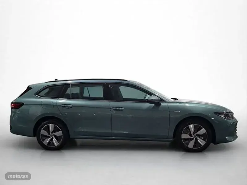 Nuevo VW Passat 204 CV (150 kW) 2026 Azul Familiar