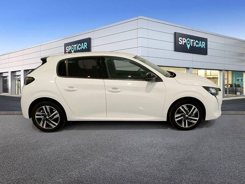 Usado Peugeot 208 Allure 100 CV (73 kW) 2023 Blanco Utilitario