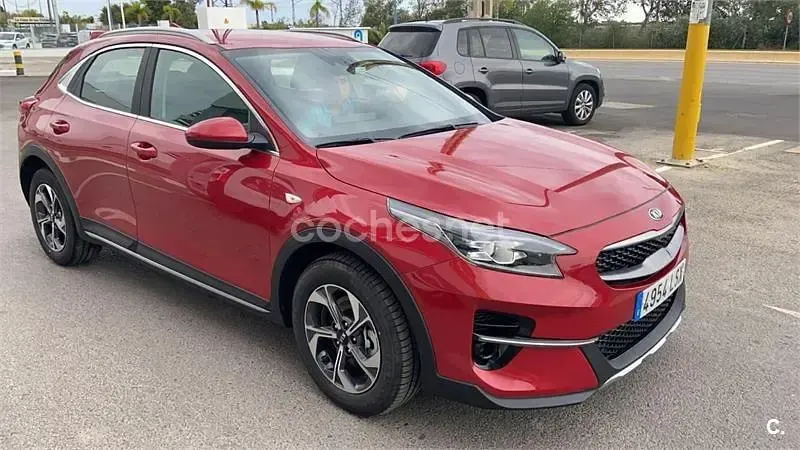 Usado Kia XCeed 115 CV (84 kW) 2021 Granate SUV