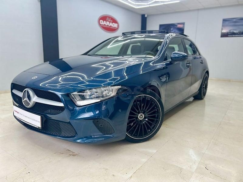 Usado Mercedes A180 116 CV (85 kW) 2021 Azul Berlina