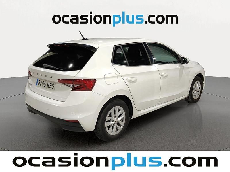 Usado Skoda Fabia Selection 95 CV (69 kW) 2024 Blanco Utilitario