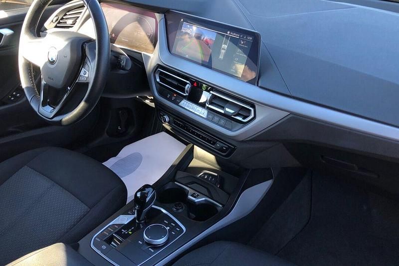 Usado BMW 118 150 CV (110 kW) 2024 Negro Utilitario