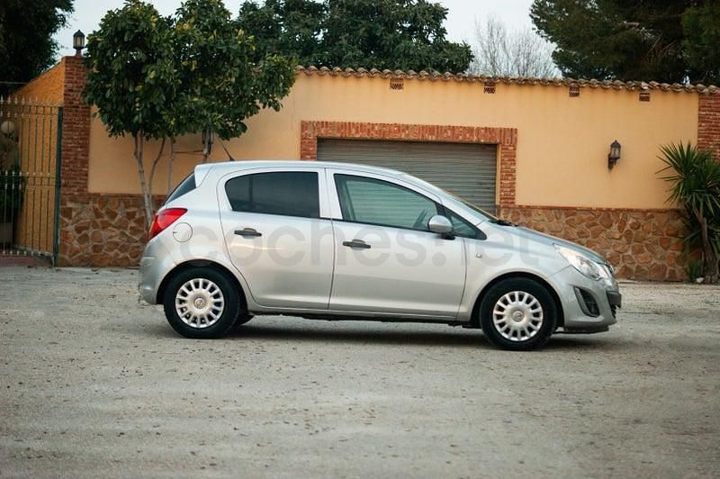 Usado Opel Corsa Essentia 86 CV (63 kW) 2011 Gris Utilitario