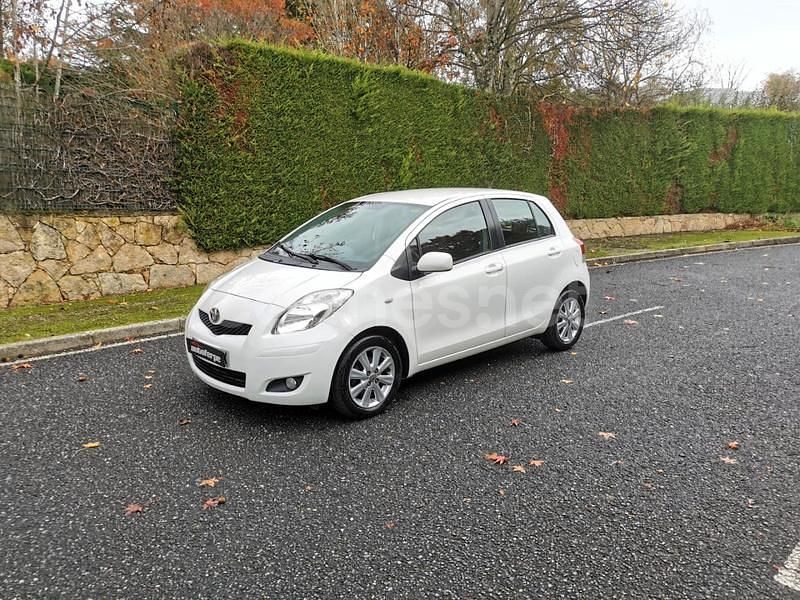 Blanco Usado 2011 Toyota Yaris Connect Style Berlina | 7900 € (Un poco caro) - Imagen 1/4