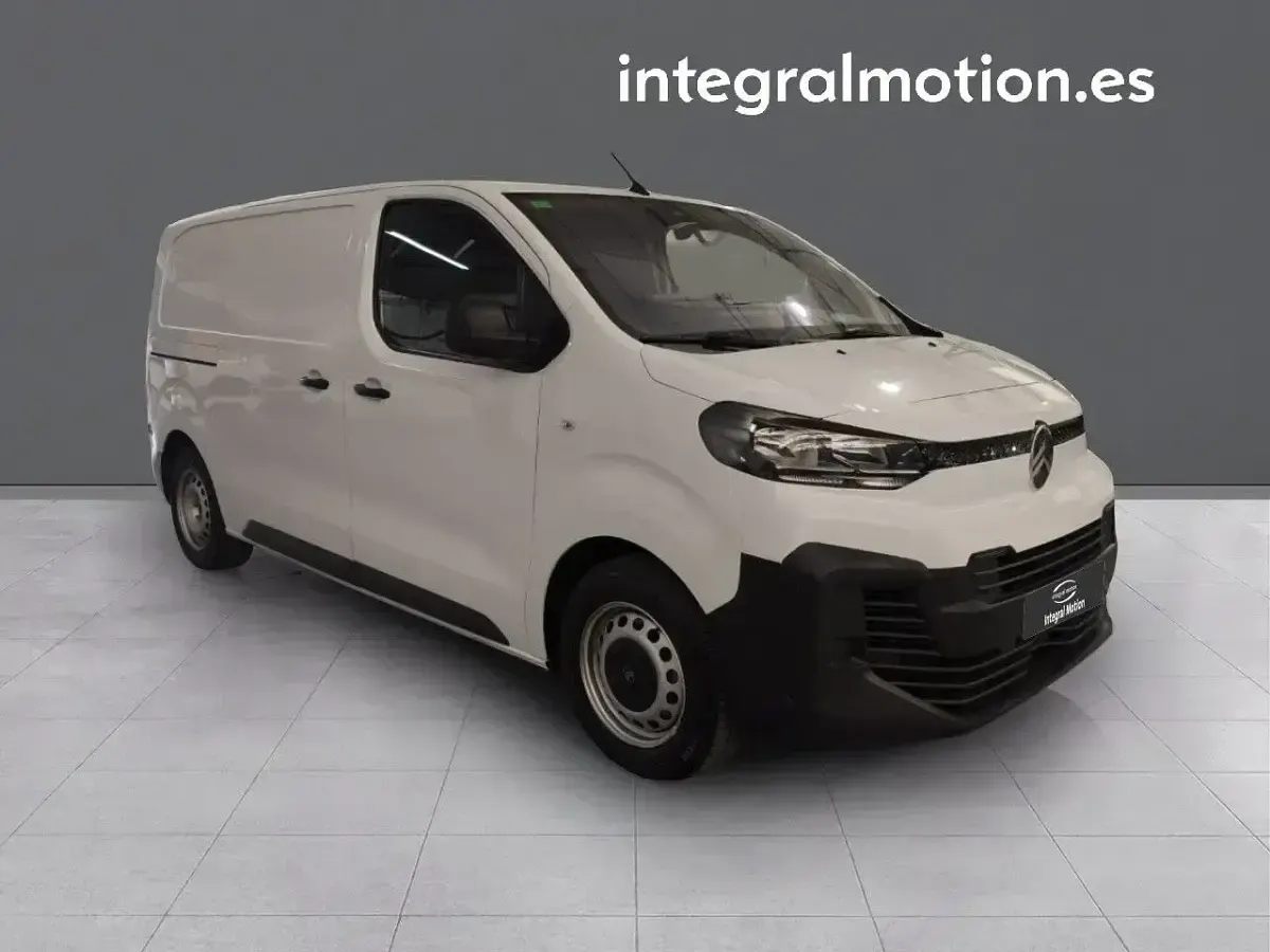 Usado Citroën Jumpy 120 CV (88 kW) 2024 Blanco Monovolumen