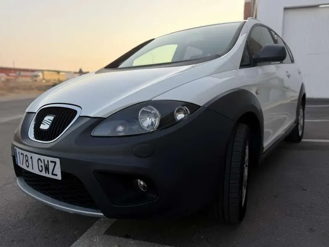 Usado Seat Altea Style 140 CV (102 kW) 2010 Blanco Monovolumen
