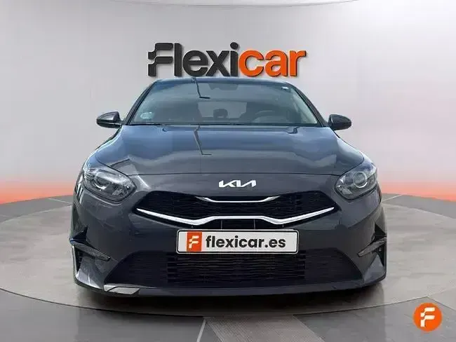 Usado Kia Ceed 136 CV (100 kW) 2023 Gris Utilitario