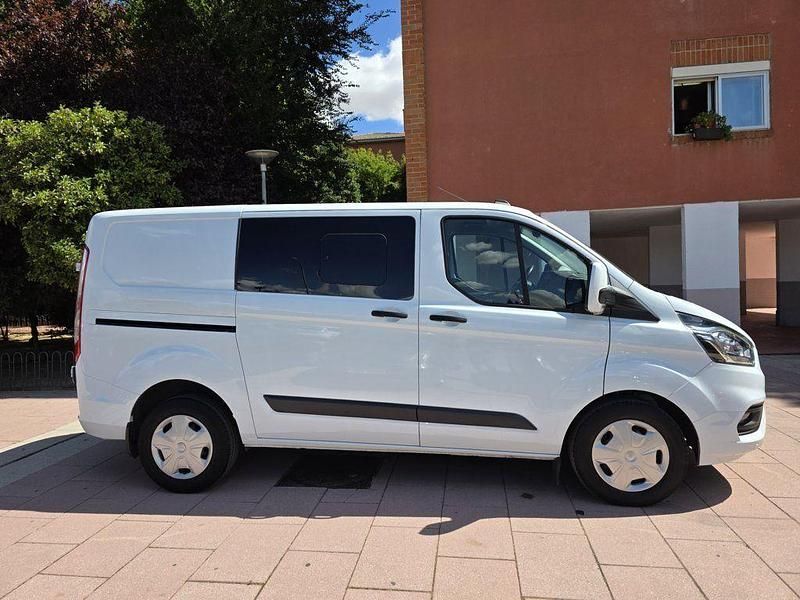 Usado Ford Tourneo Custom Trend 131 CV (96 kW) 2020 Blanco Van