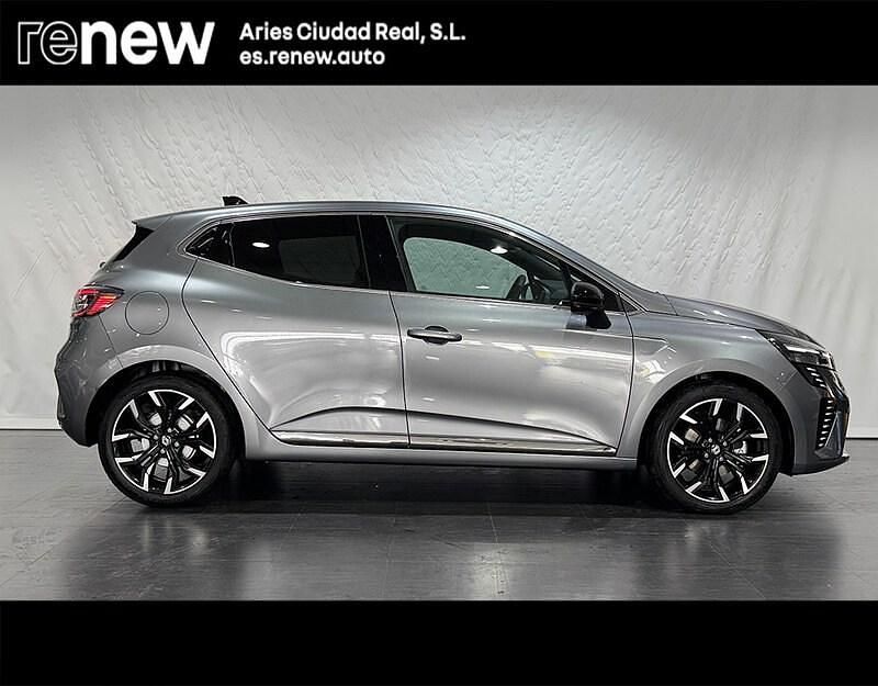 Begagnad Renault Clio V Techno 145 HK (106 kW) 2025 Grå Sedan