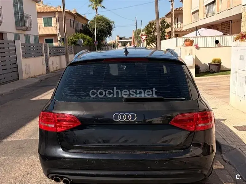 Usado Audi A4 163 CV (119 kW) 2012 Negro Familiar