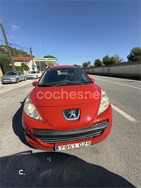 Rojo Usado 2010 Peugeot 207 Active Familiar | 3500 € (Buen precio) - Imagen 1/4