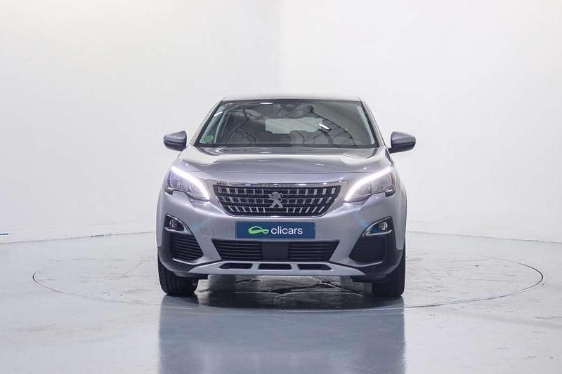 Usado Peugeot 3008 Allure 131 CV (96 kW) 2019 Gris SUV