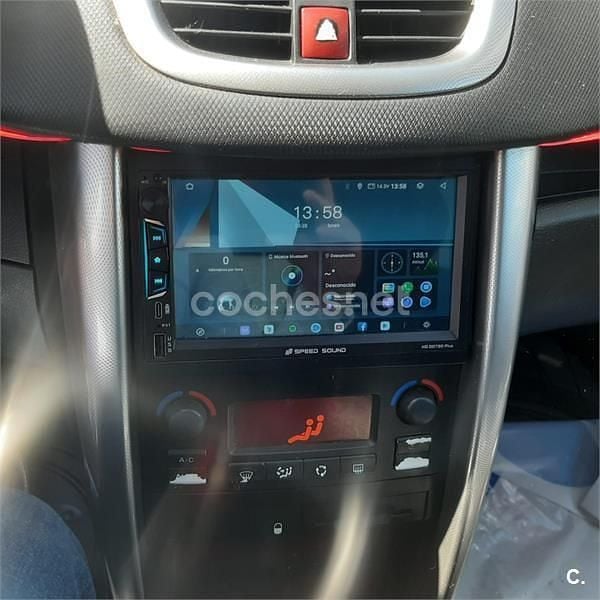 Usado Peugeot 207 70 CV (51 kW) 2008 Rojo Berlina