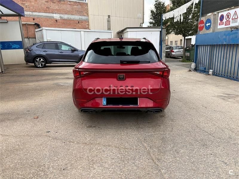 Usado Cupra Leon 190 CV (139 kW) 2023 Rojo Familiar