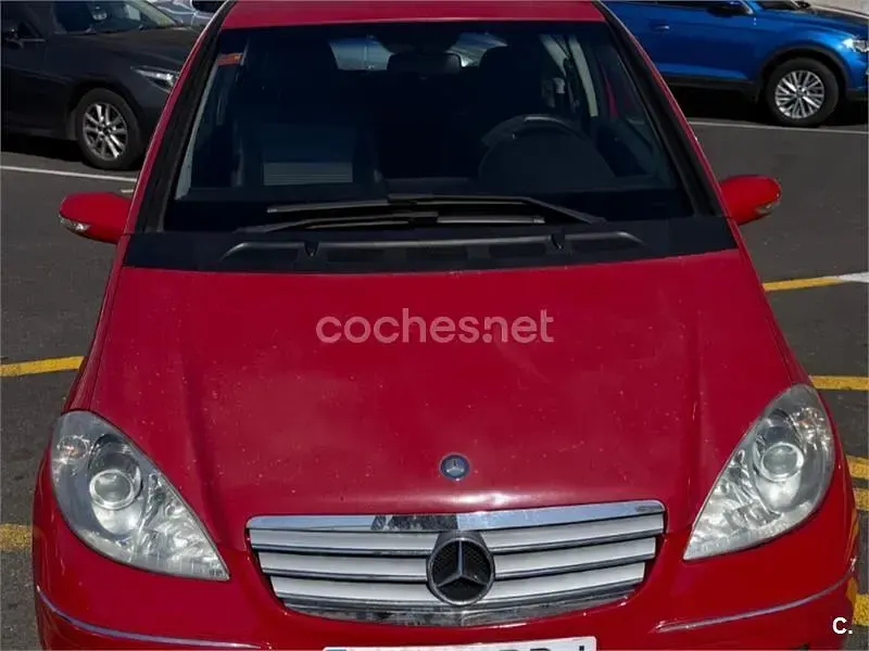 Usado Mercedes A180 Elegance 109 CV (80 kW) 2005 Rojo Monovolumen