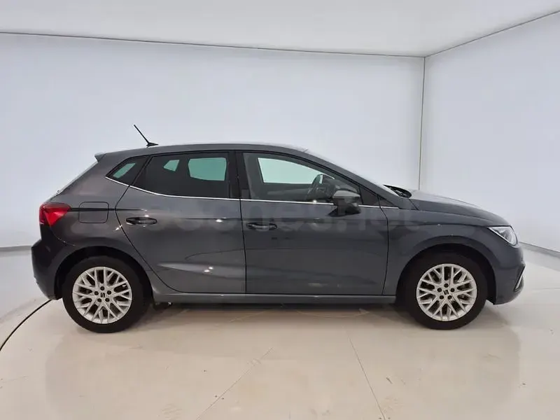 Usado Seat Ibiza XCELLENCE 115 CV (84 kW) 2025 Gris / plata Utilitario