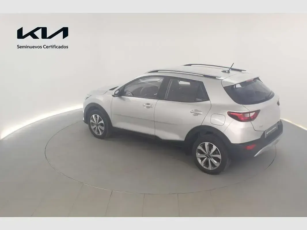 Usado Kia Stonic 101 CV (74 kW) 2024 Azul SUV