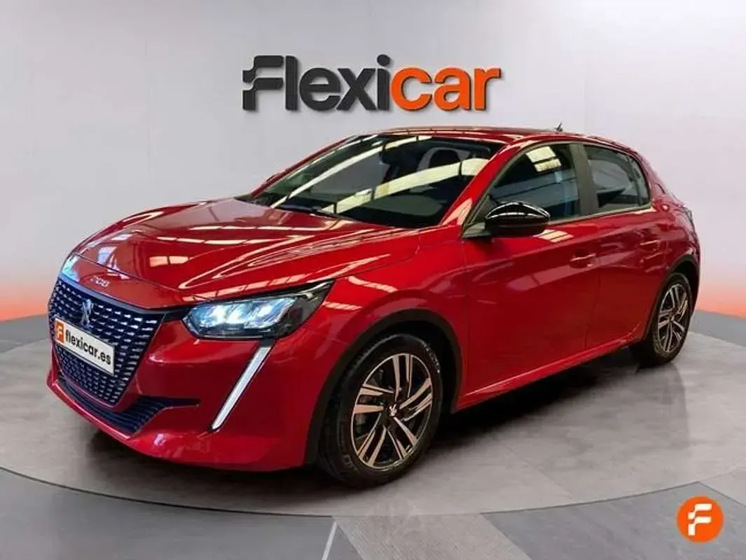 Usado Peugeot 208 Active 101 CV (74 kW) 2023 Rojo Utilitario