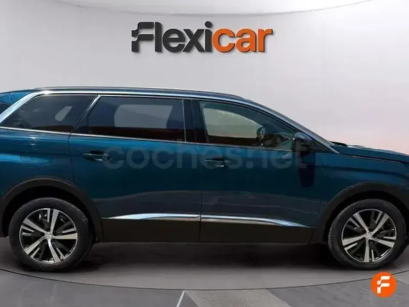 Usado Peugeot 5008 Active 130 CV (95 kW) 2023 Verde SUV