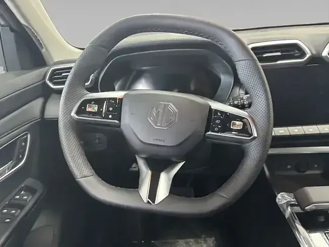 Nuevo MG ZS Comfort 197 CV (144 kW) 2026 Rojo SUV