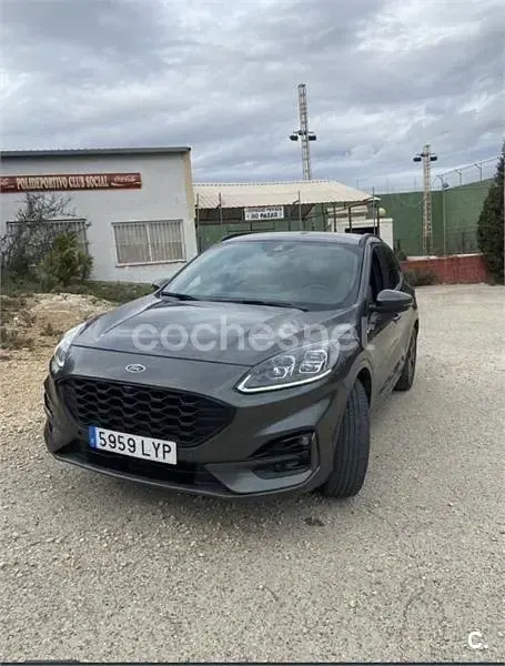 Usado Ford Kuga ST-Line X 120 CV (88 kW) 2022 Gris / plata SUV