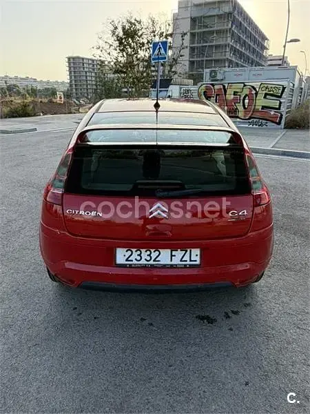 Usado Citroën C4 110 CV (80 kW) 2008 Rojo Berlina