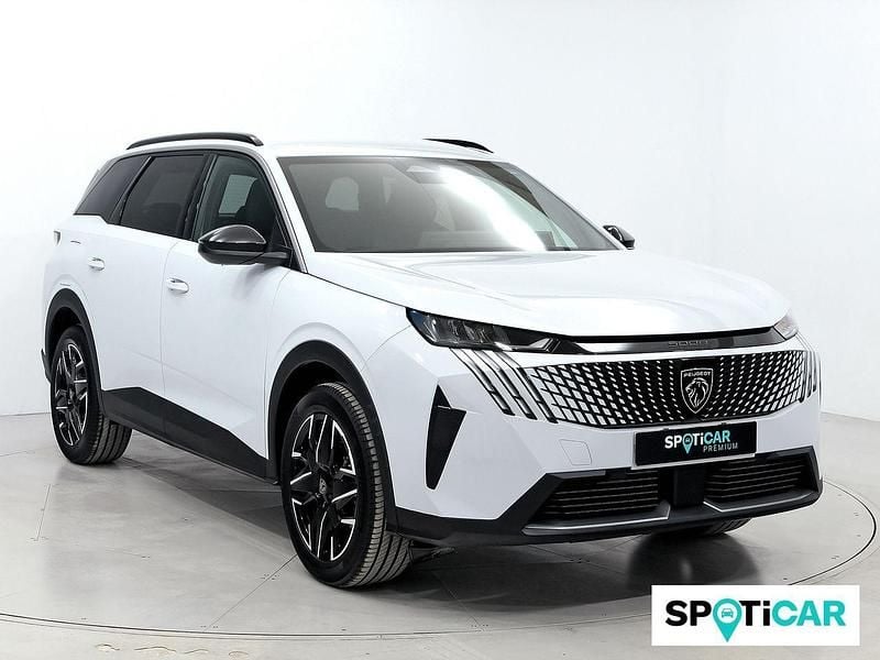 Usado Peugeot 5008 Allure 136 CV (100 kW) 2025 Blanco SUV