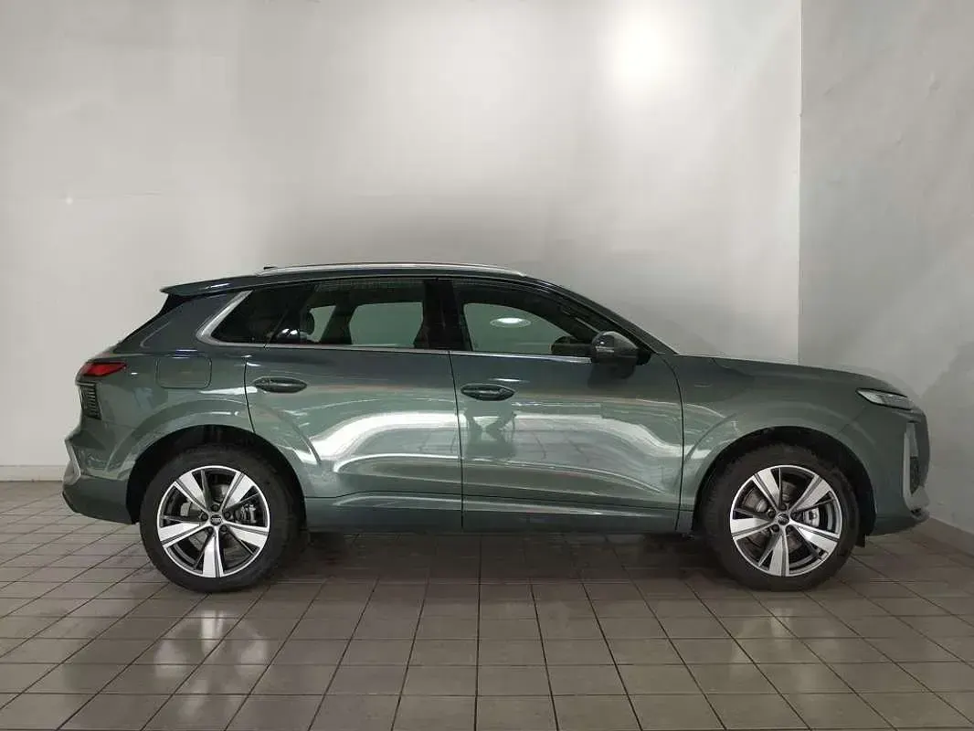 Usado Audi Q3 S-Line 272 CV (200 kW) 2025 Verde SUV